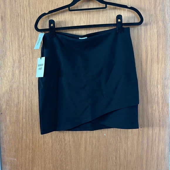 Aritzia Sunday Best Primrose Skirt, Black Medium - Picture 1 of 5